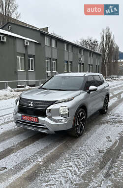 Внедорожник / Кроссовер Mitsubishi Outlander 2022 в Киеве