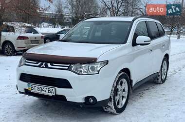 Внедорожник / Кроссовер Mitsubishi Outlander 2013 в Киеве
