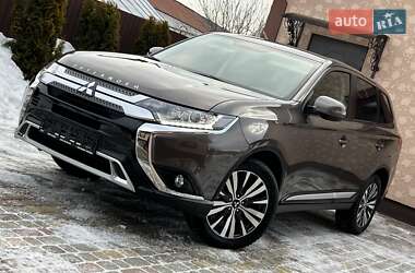 Внедорожник / Кроссовер Mitsubishi Outlander 2020 в Ивано-Франковске