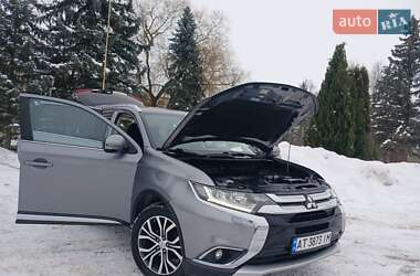 Внедорожник / Кроссовер Mitsubishi Outlander 2016 в Ивано-Франковске