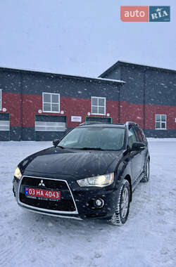 Позашляховик / Кросовер Mitsubishi Outlander 2010 в Дубні