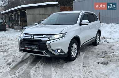 Позашляховик / Кросовер Mitsubishi Outlander 2019 в Тернополі