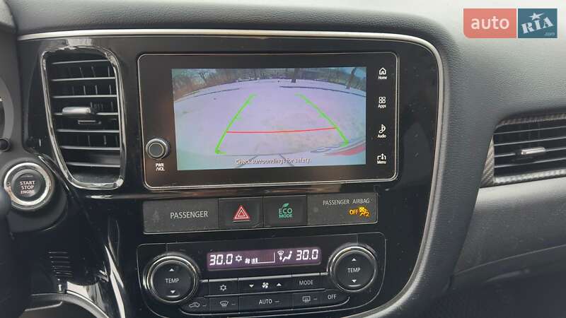 Внедорожник / Кроссовер Mitsubishi Outlander 2017 в Киеве