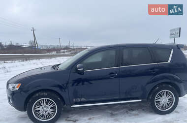 Внедорожник / Кроссовер Mitsubishi Outlander 2011 в Корсуне-Шевченковском
