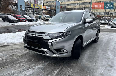Внедорожник / Кроссовер Mitsubishi Outlander 2018 в Киеве