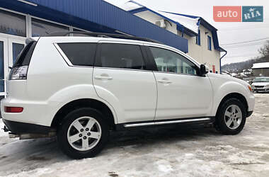 Внедорожник / Кроссовер Mitsubishi Outlander 2011 в Кременце