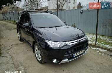 Внедорожник / Кроссовер Mitsubishi Outlander 2013 в Николаеве