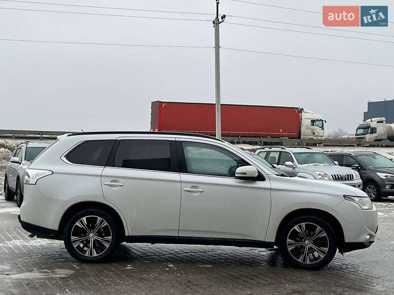 Внедорожник / Кроссовер Mitsubishi Outlander 2012 в Львове фото 9 Внедорожник / Кроссовер Mitsubishi Outlander 2012 в Львове