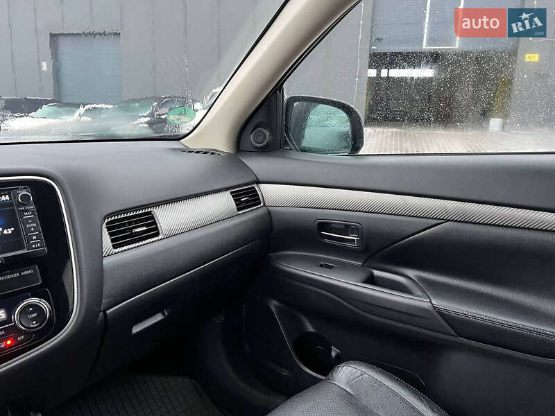 Внедорожник / Кроссовер Mitsubishi Outlander 2012 в Львове фото 30 Внедорожник / Кроссовер Mitsubishi Outlander 2012 в Львове