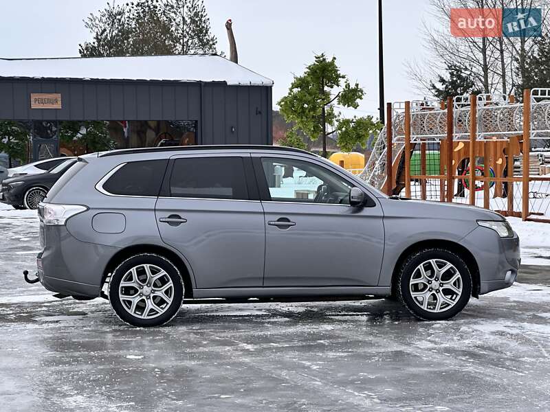 Внедорожник / Кроссовер Mitsubishi Outlander 2013 в Киеве