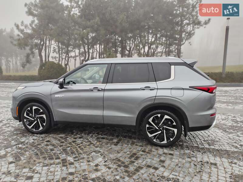 Внедорожник / Кроссовер Mitsubishi Outlander 2023 в Днепре