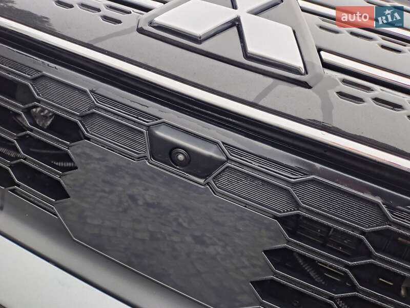 Внедорожник / Кроссовер Mitsubishi Outlander 2023 в Днепре