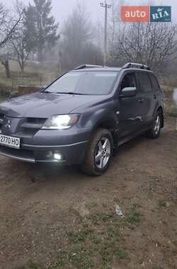 Внедорожник / Кроссовер Mitsubishi Outlander 2003 в Надворной