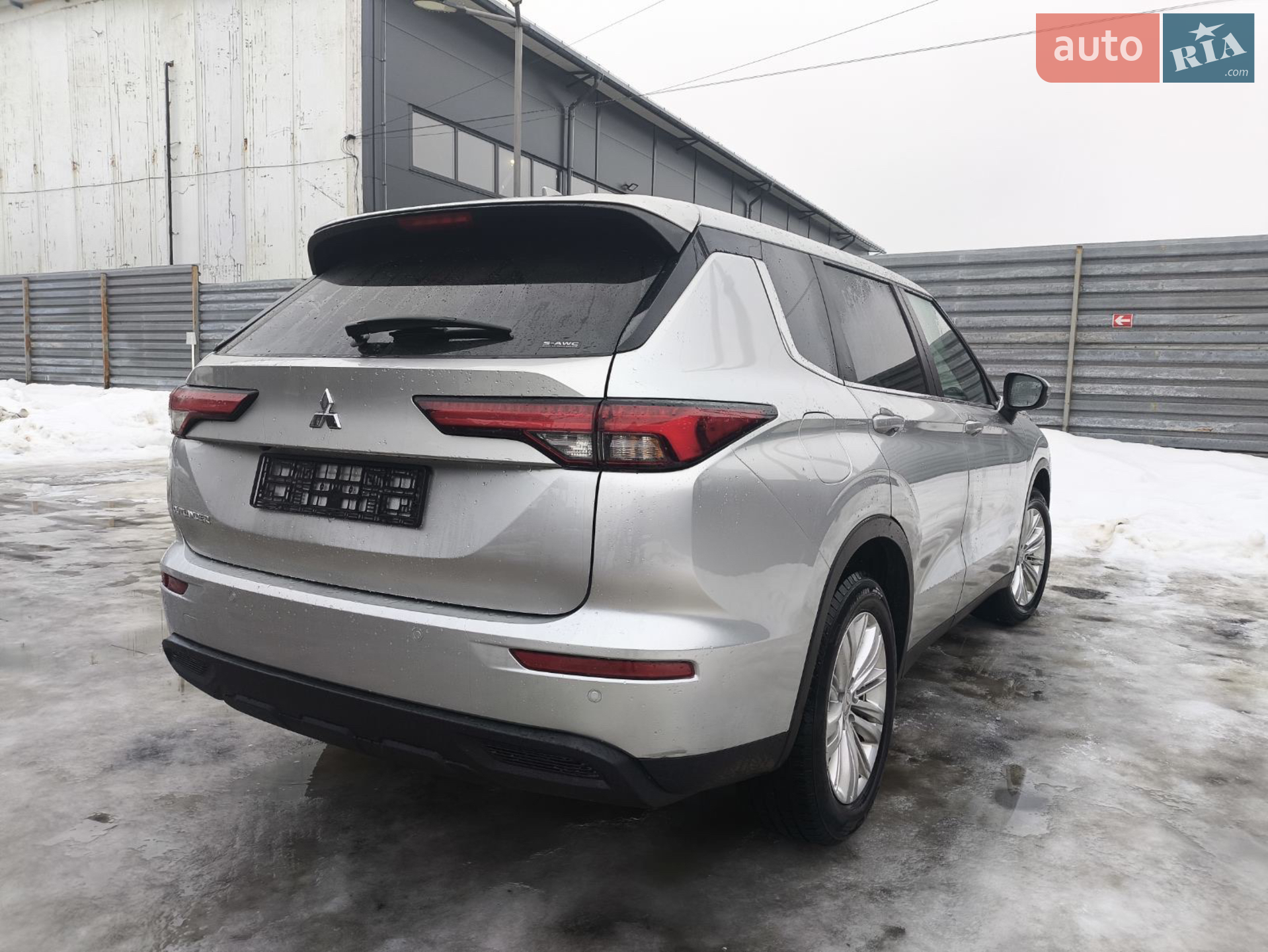 2021 Mitsubishi Outlander - мініатюра 14