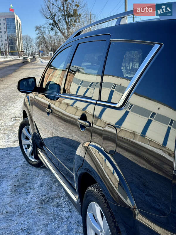 Внедорожник / Кроссовер Mitsubishi Outlander 2010 в Полтаве