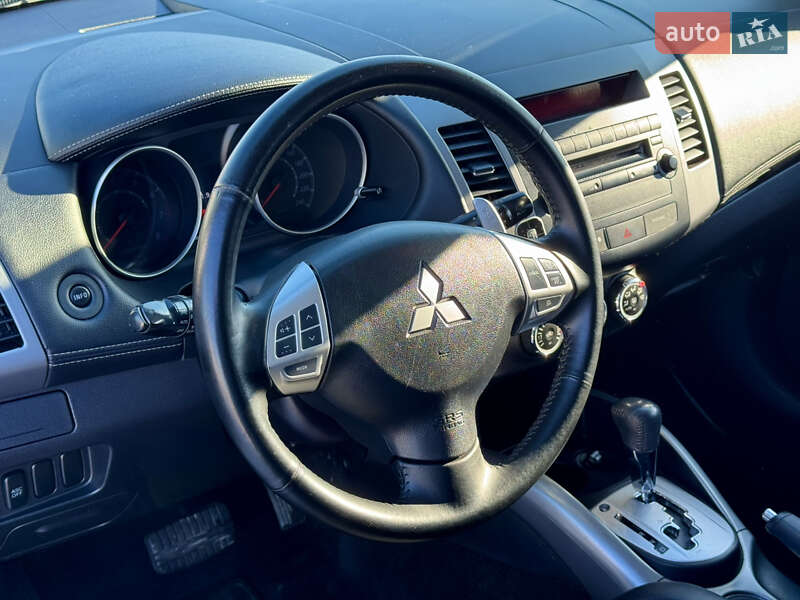 Внедорожник / Кроссовер Mitsubishi Outlander 2010 в Полтаве