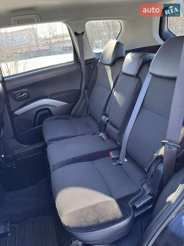 Внедорожник / Кроссовер Mitsubishi Outlander 2010 в Полтаве