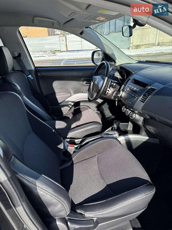 Внедорожник / Кроссовер Mitsubishi Outlander 2010 в Полтаве