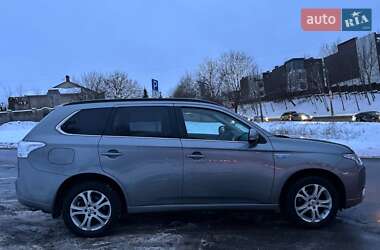 Внедорожник / Кроссовер Mitsubishi Outlander 2015 в Виннице
