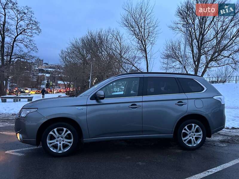 Внедорожник / Кроссовер Mitsubishi Outlander 2015 в Виннице