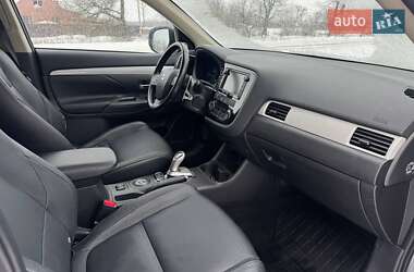 Внедорожник / Кроссовер Mitsubishi Outlander 2015 в Виннице