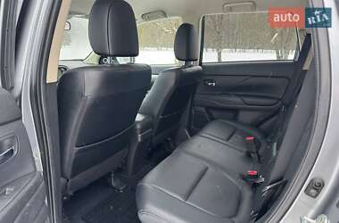 Внедорожник / Кроссовер Mitsubishi Outlander 2015 в Виннице