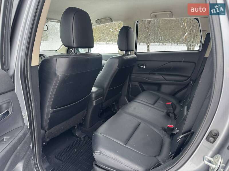Внедорожник / Кроссовер Mitsubishi Outlander 2015 в Виннице