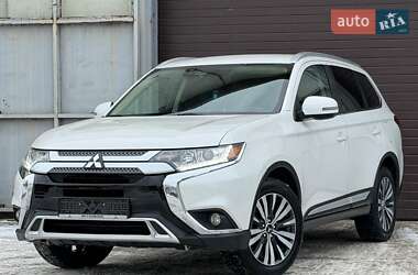 Внедорожник / Кроссовер Mitsubishi Outlander 2020 в Дрогобыче