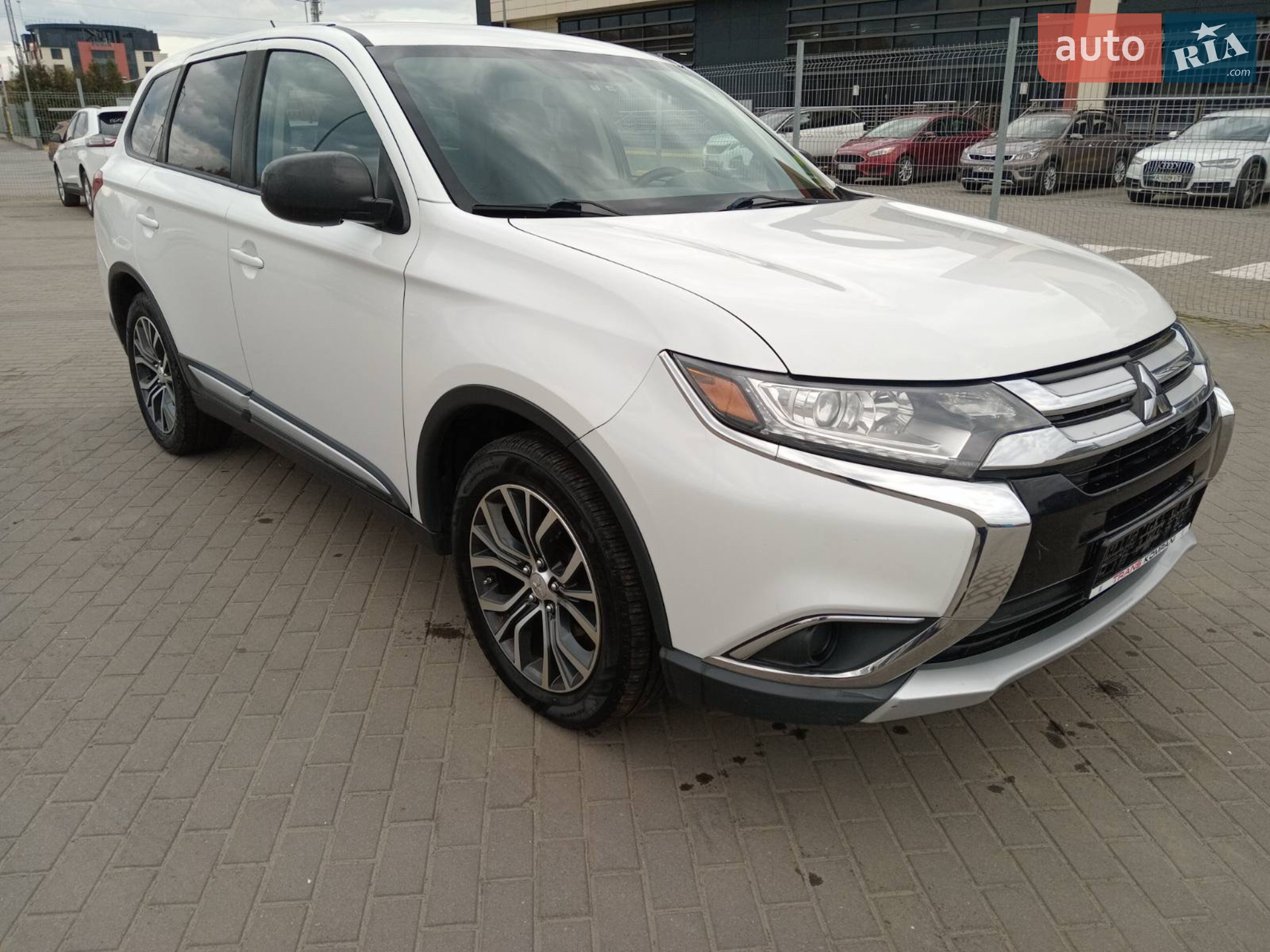 2016 Mitsubishi Outlander - мініатюра 3