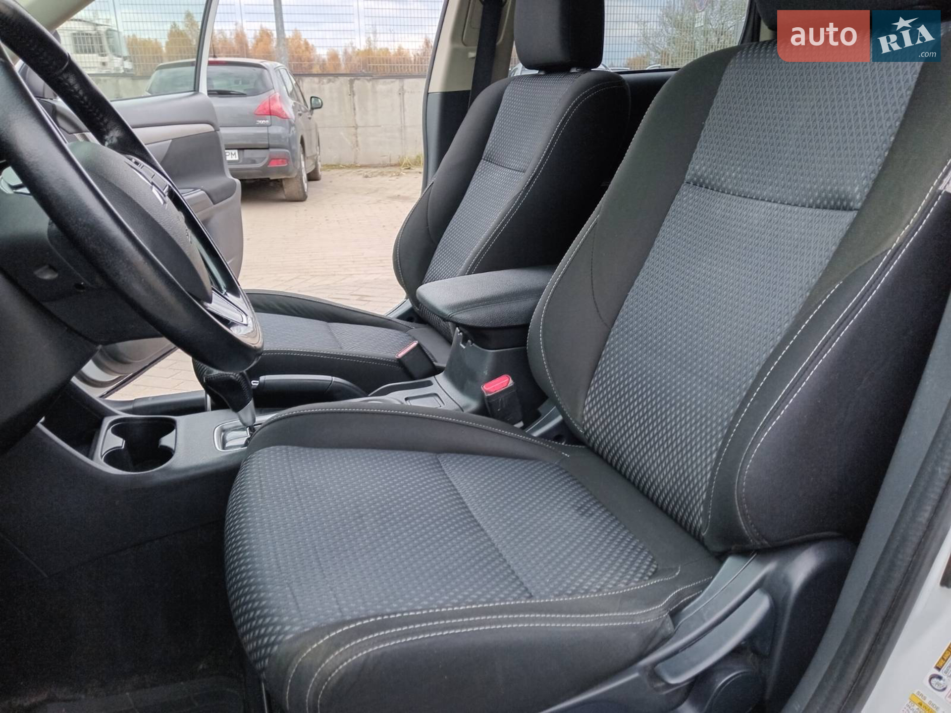 2016 Mitsubishi Outlander - мініатюра 14