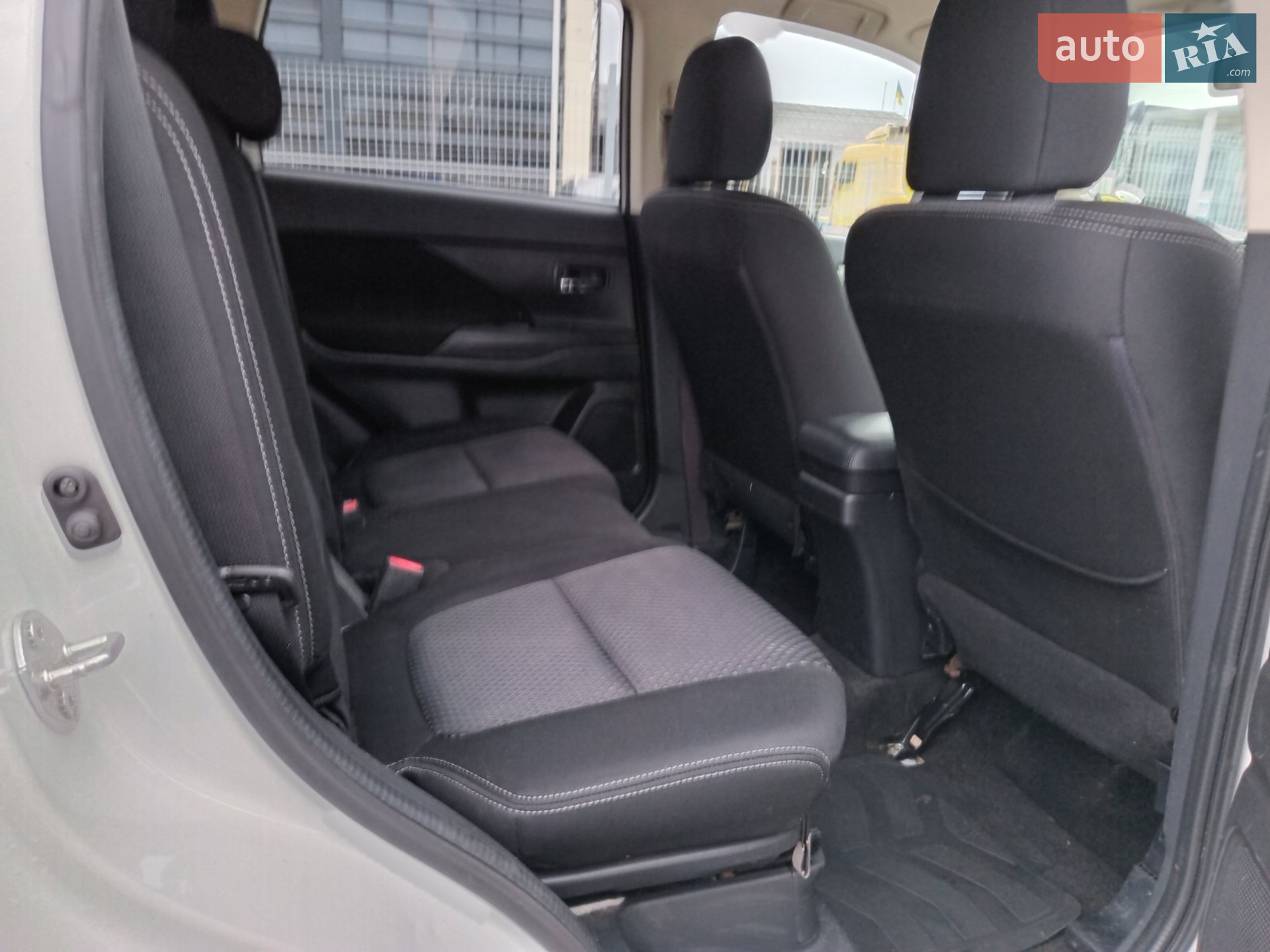 2016 Mitsubishi Outlander - мініатюра 17