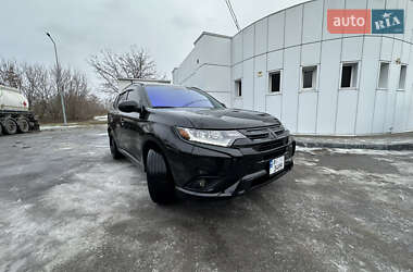 Позашляховик / Кросовер Mitsubishi Outlander 2018 в Полтаві