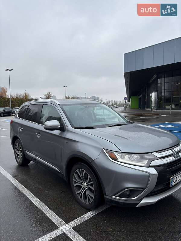 Mitsubishi Outlander 2016