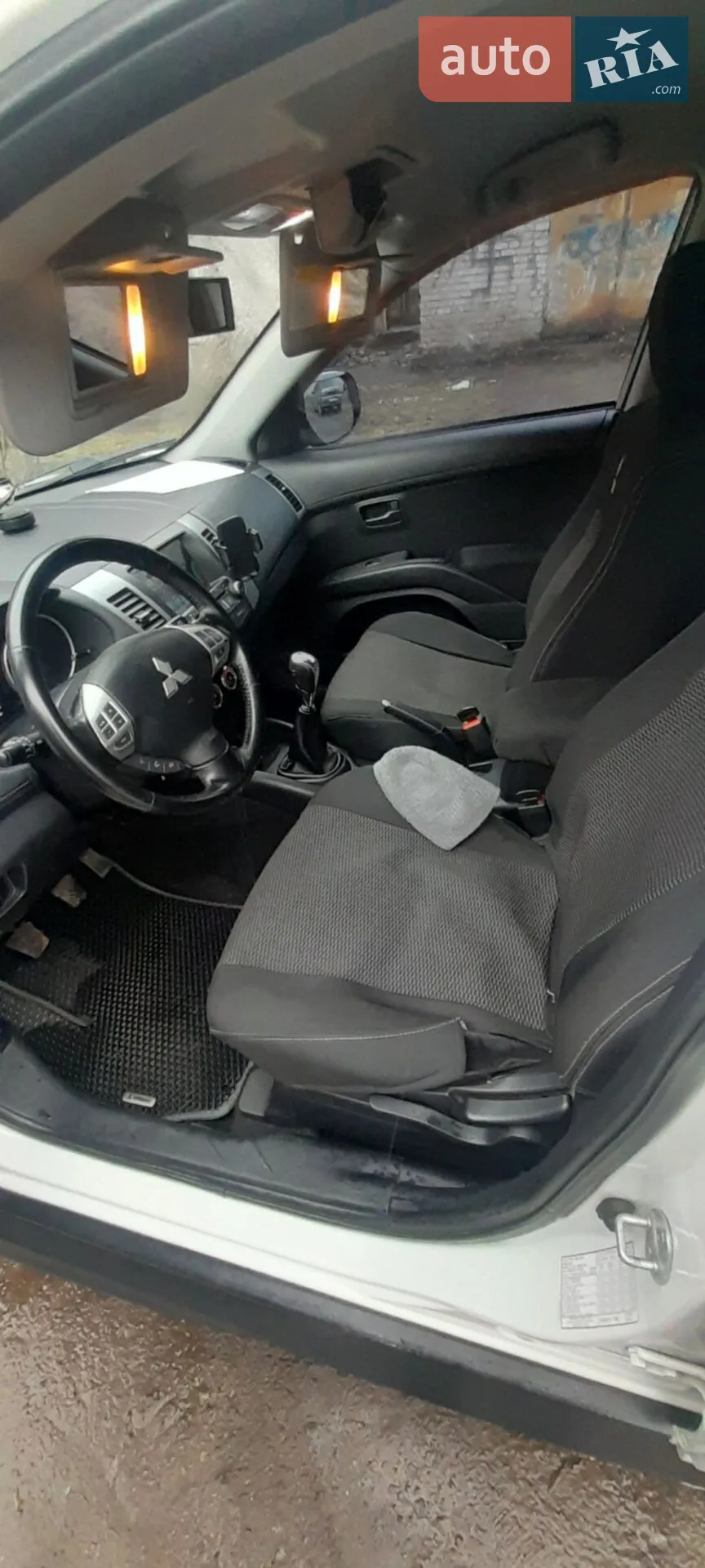 2010 Mitsubishi Outlander - мініатюра 15