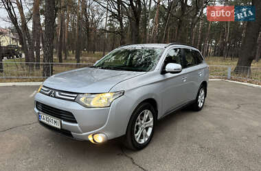 Позашляховик / Кросовер Mitsubishi Outlander 2013 в Києві