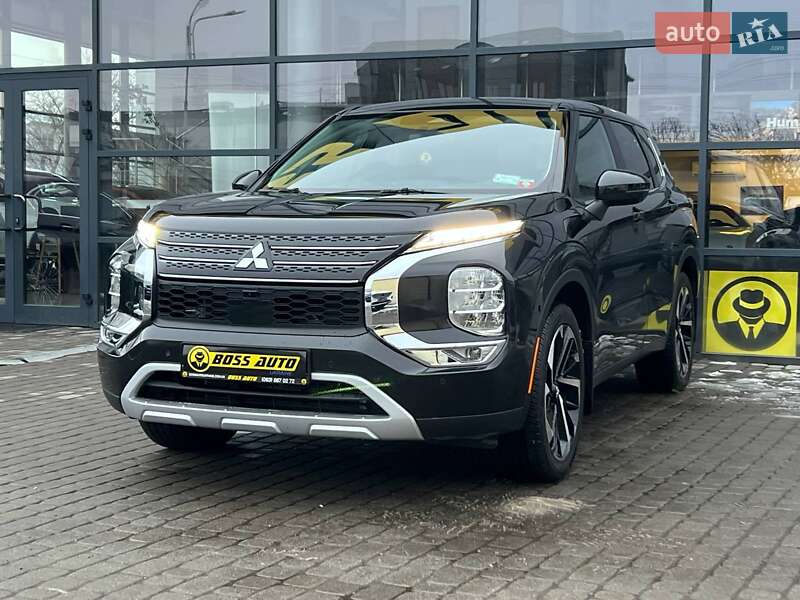 Внедорожник / Кроссовер Mitsubishi Outlander 2023 в Ивано-Франковске фото 3 Внедорожник / Кроссовер Mitsubishi Outlander 2023 в Ивано-Франковске