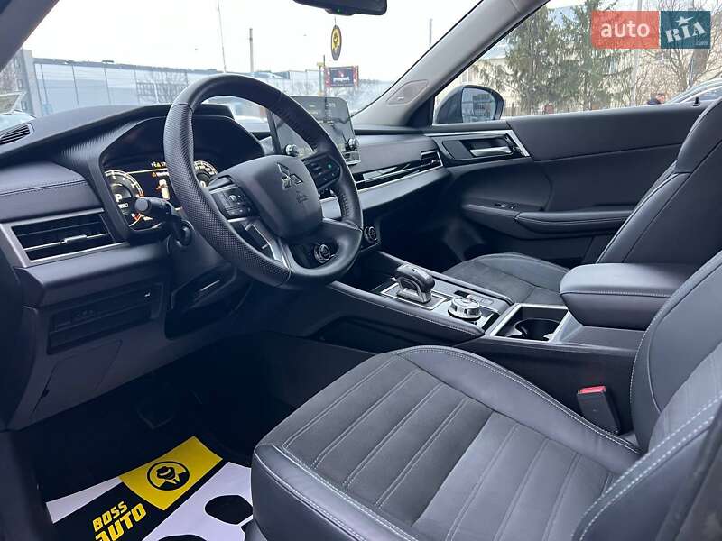 Внедорожник / Кроссовер Mitsubishi Outlander 2023 в Ивано-Франковске фото 10 Внедорожник / Кроссовер Mitsubishi Outlander 2023 в Ивано-Франковске