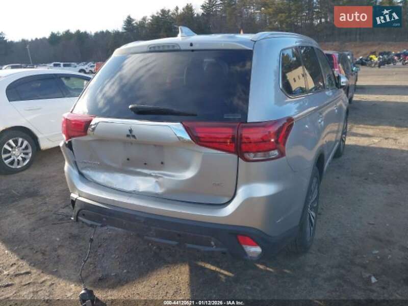 Внедорожник / Кроссовер Mitsubishi Outlander 2020 в Хмельницком