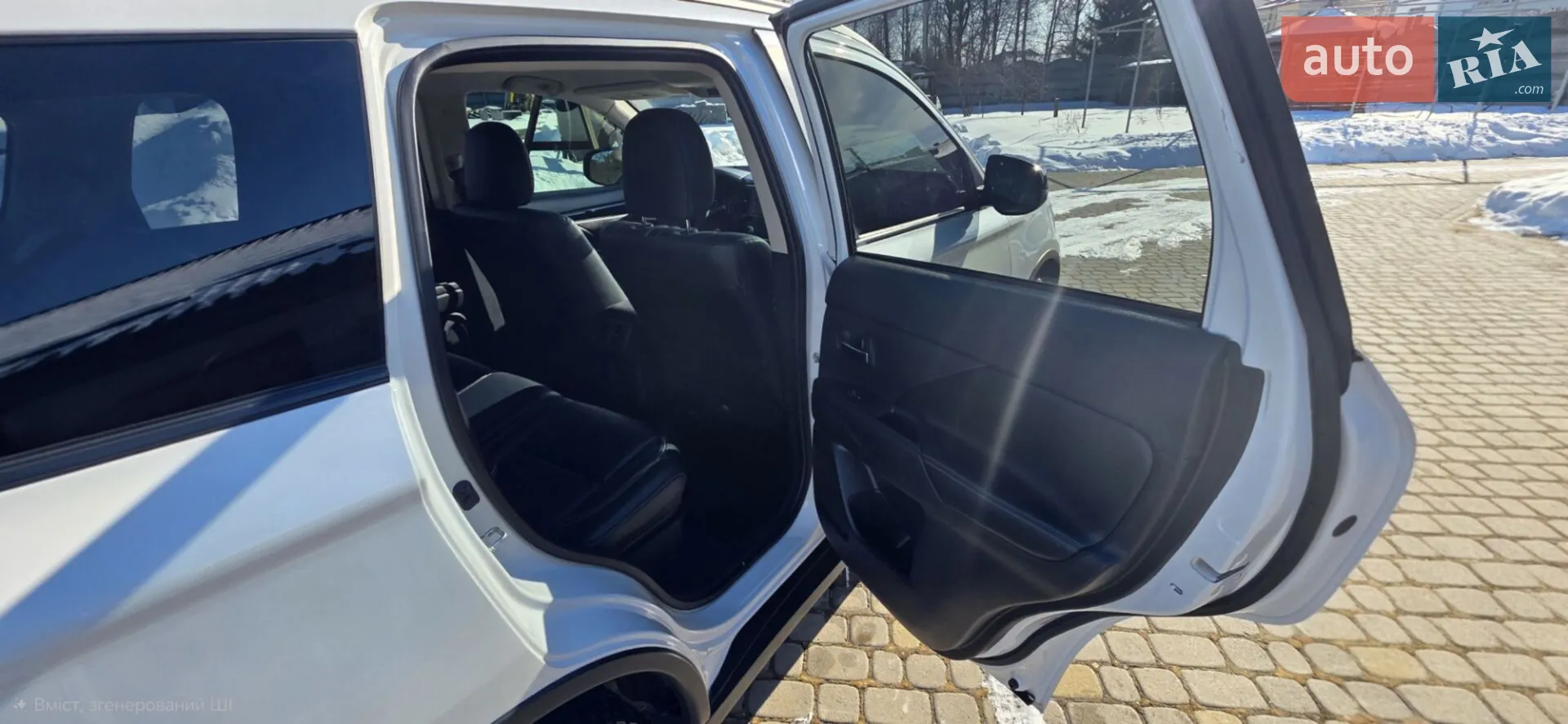2020 Mitsubishi Outlander - мініатюра 18