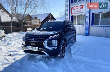 Позашляховик / Кросовер Mitsubishi Outlander 2021 в Києві