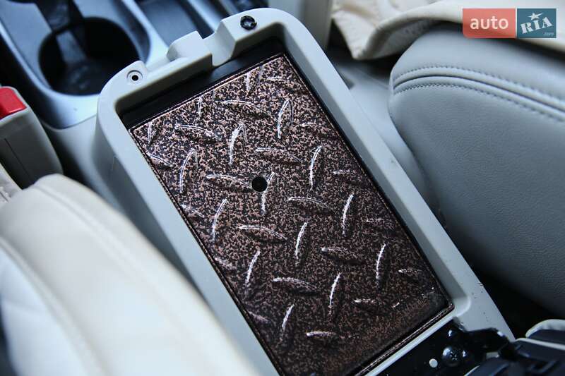 Позашляховик / Кросовер Mitsubishi Outlander 2008 в Харкові
