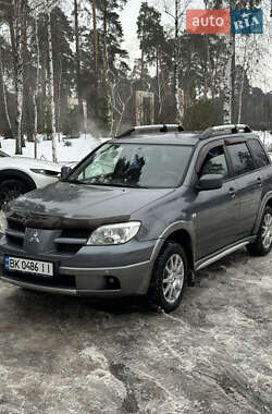 Позашляховик / Кросовер Mitsubishi Outlander 2005 в Києві