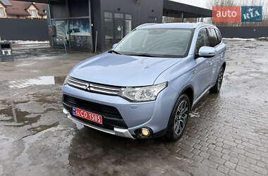 Внедорожник / Кроссовер Mitsubishi Outlander 2015 в Львове