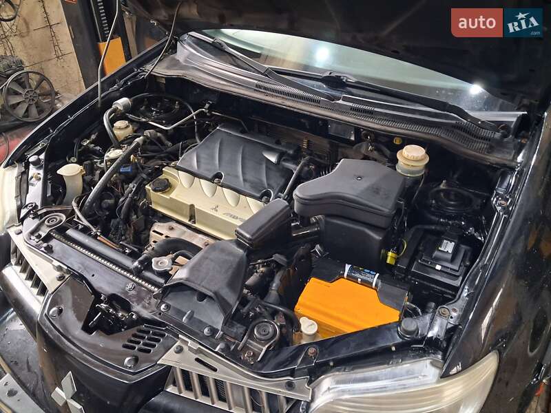 Внедорожник / Кроссовер Mitsubishi Outlander 2005 в Буче