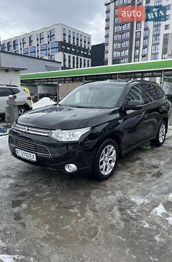 Внедорожник / Кроссовер Mitsubishi Outlander 2014 в Ивано-Франковске