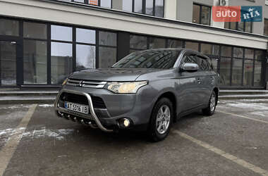 Внедорожник / Кроссовер Mitsubishi Outlander 2014 в Ивано-Франковске