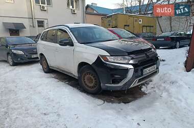 Внедорожник / Кроссовер Mitsubishi Outlander 2013 в Львове