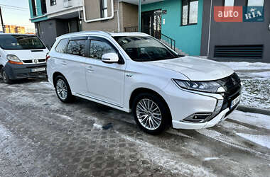 Позашляховик / Кросовер Mitsubishi Outlander 2019 в Львові