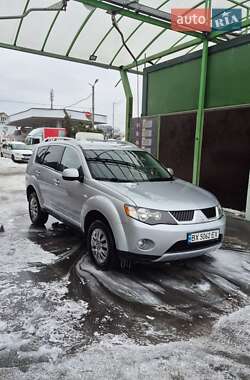 Внедорожник / Кроссовер Mitsubishi Outlander 2007 в Киеве