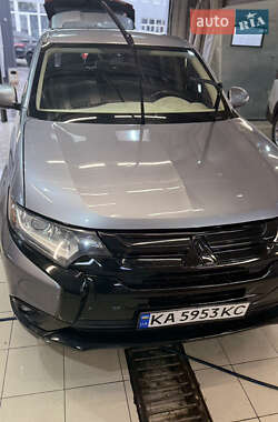 Внедорожник / Кроссовер Mitsubishi Outlander 2015 в Киеве